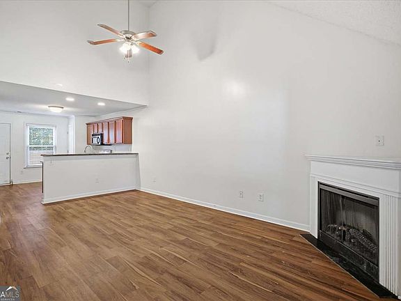 5th image of 3018 Broadleaf Trl