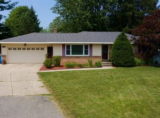1707 Cedarlane Dr, Jenison, MI 49428