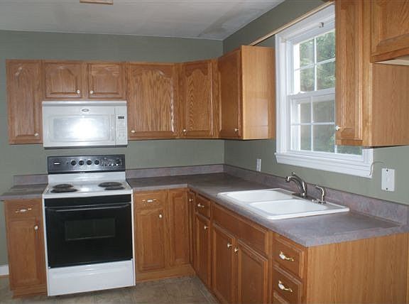 3rd image of 1112 Highland St