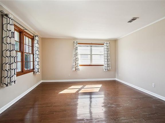4th image of 1604 Eisenhower Ave