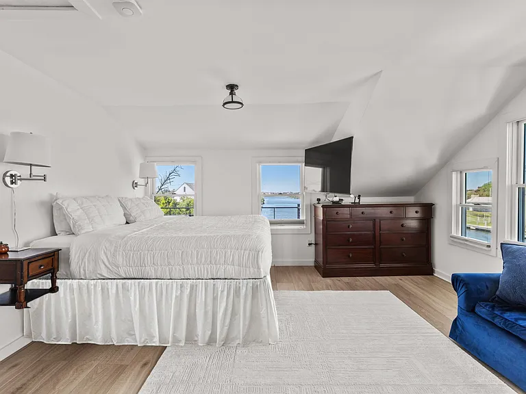 61 Dune Rd — Photo 15