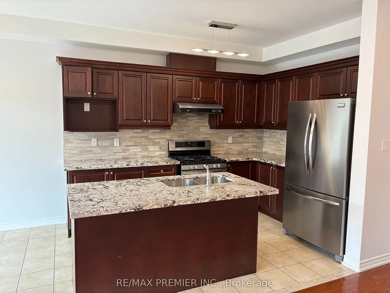 3 bed, $3,650 — Photo 3