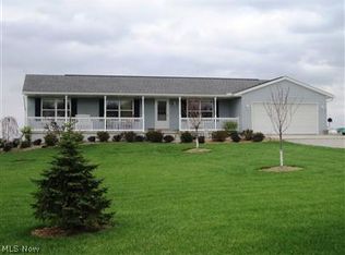 423 Sterling Rd, Creston, OH 44217