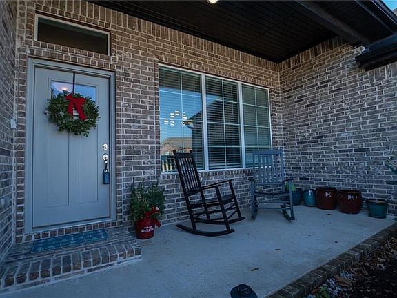3rd image of 5857 W Luna St
