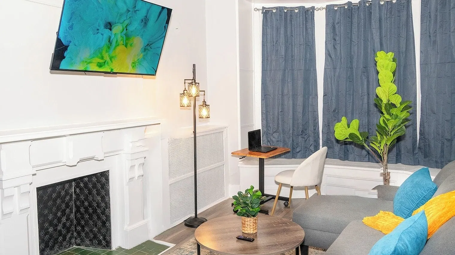 1 bed, 1.0 bath, $4,194 — Photo 1