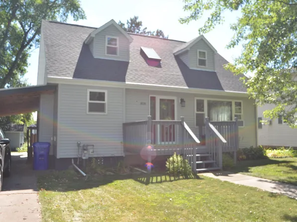 808 6th St, Moose Lake, MN 55767