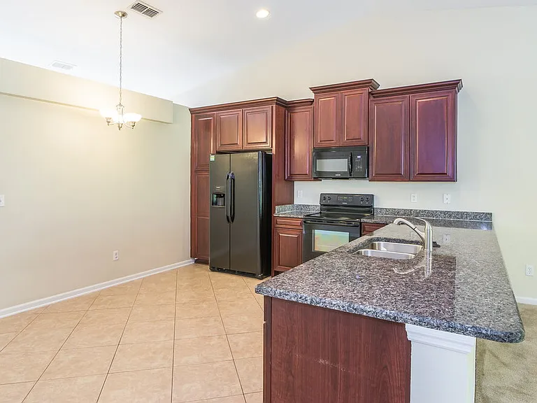 4143 Sherman Hills Pkwy W — Photo 8