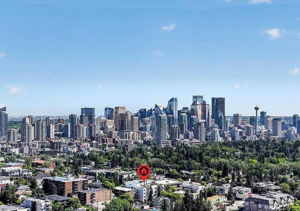 1st image of 1521 26th Ave SW #105