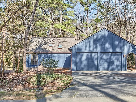 3rd image of 251 Fox Rdg