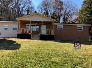 1323 Meadowbrook Rd, Asheboro, NC 27203