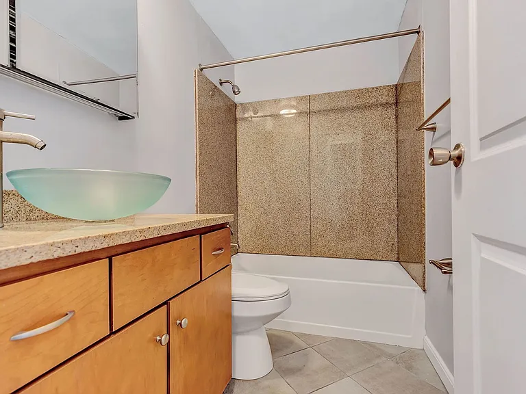 3600 Linwood Ave #203 — Photo 7