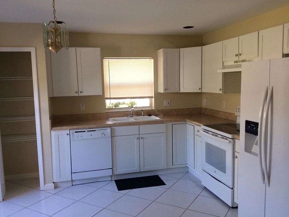 1st image of 13796 Yarmouth Dr