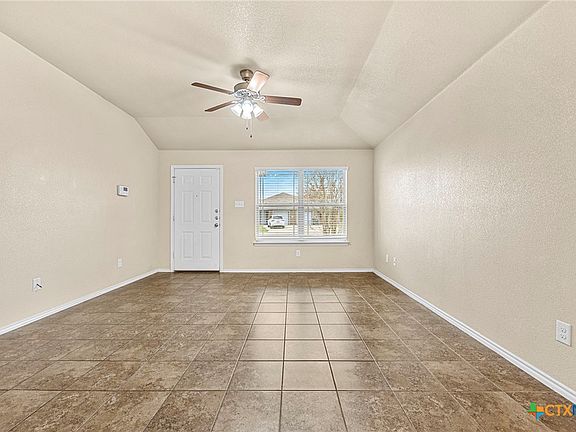 4th image of 917 Brookview Dr