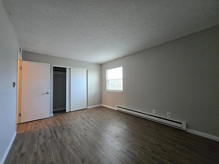 Creekwood Apartments - Farmington — Photo 31