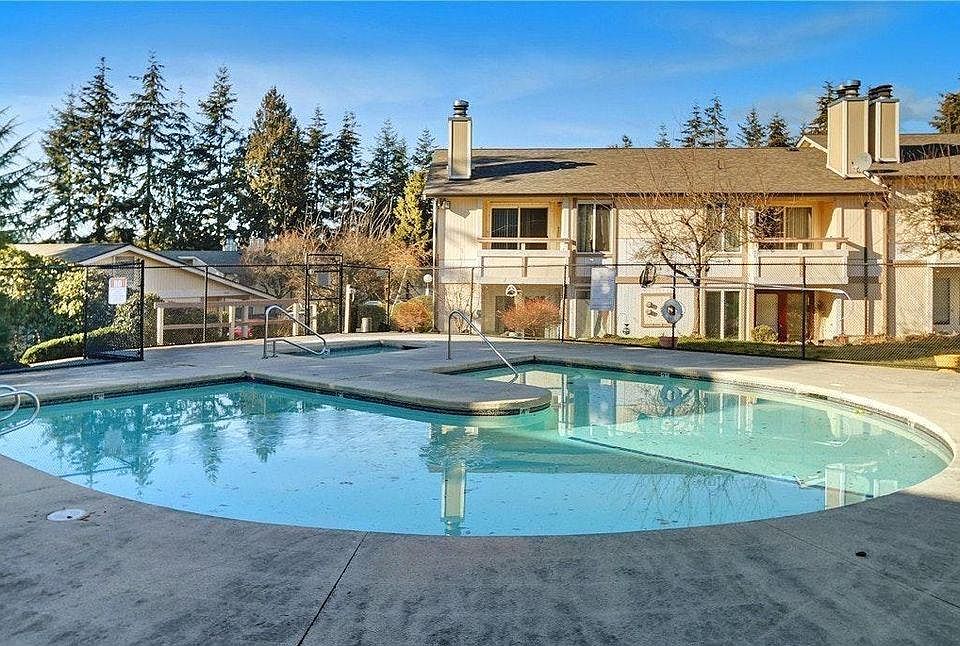 1st image of 4715 176th St SW