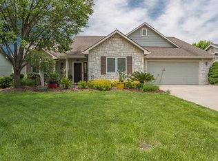 549 Arrowhead Dr, Lawrence, KS 66049