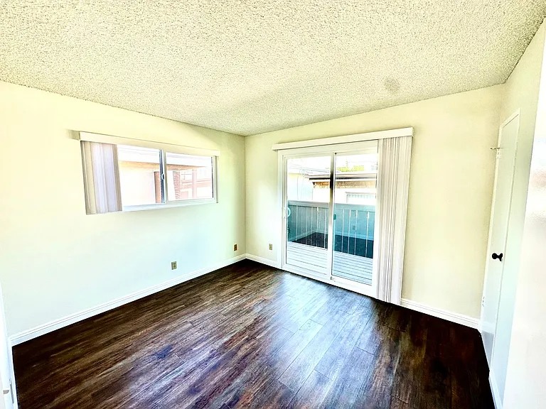 737 Center Pl — Photo 8