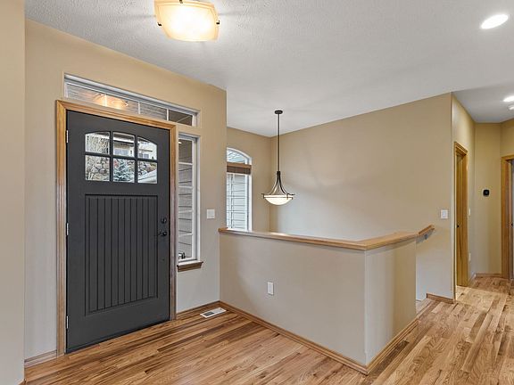 2nd image of 1303 N Lancashire Ln