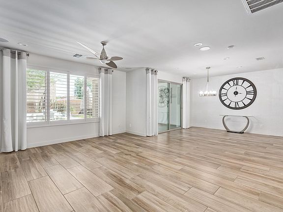 5th image of 3223 E Bryce Ln