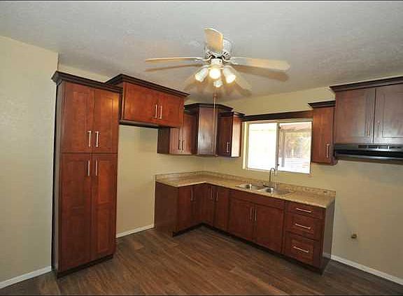 3rd image of 5911 E Yandell Dr