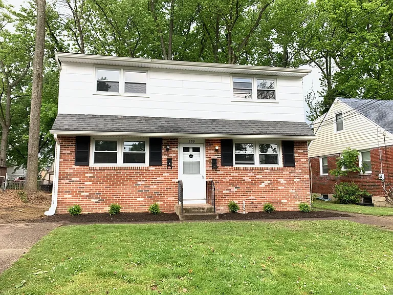 299 Locust Ave #1 — Photo 1