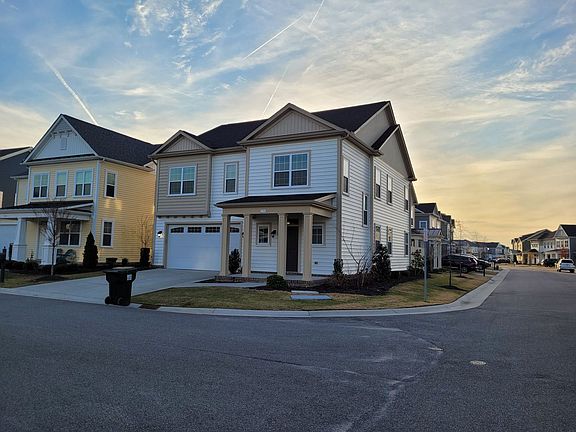4th image of 1701 Jerningham Ln