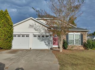 125 Wellspring Dr, Holly Springs, NC 27540