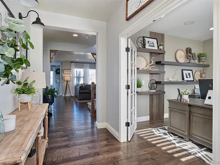 4070 Burnham Pl — Photo 2