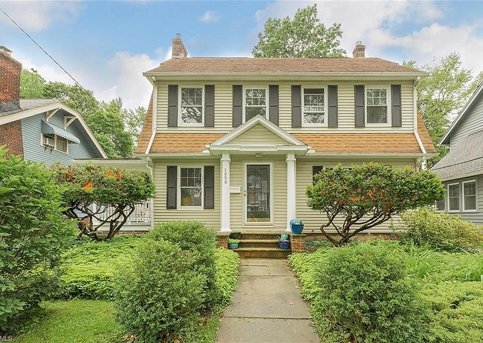 1st image of 3090 Essex Rd