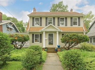 3090 Essex Rd, Cleveland Heights, OH