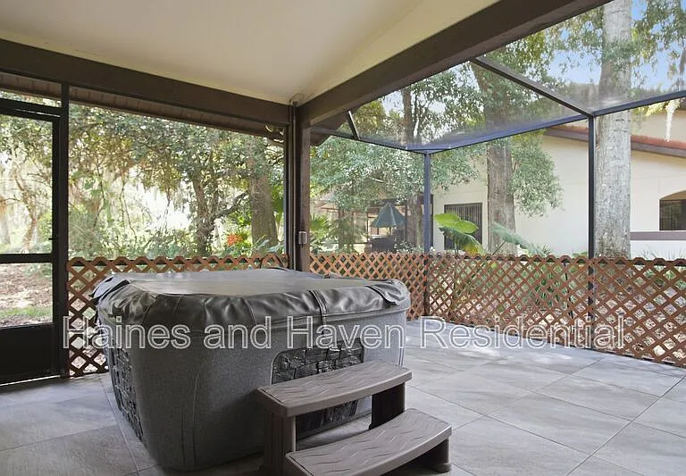 157 Coventry Cir — Photo 10