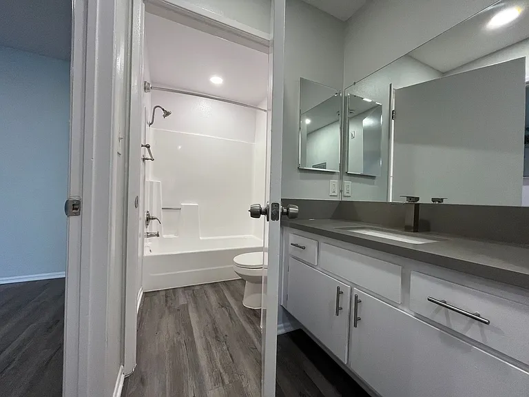 2039 North Las Palmas Ave — Photo 50
