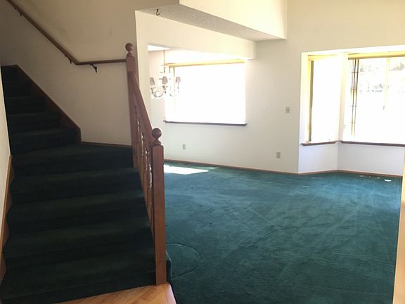 5th image of 9621 174th St E
