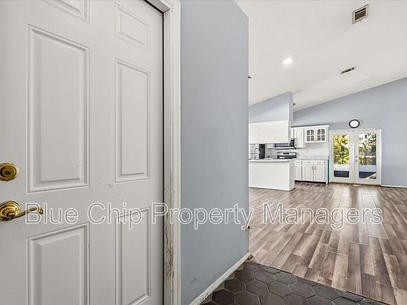 3rd image of 2229 Hannah Ln