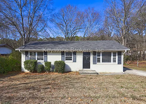 3467 Eisenhower Cir SE Photo 1