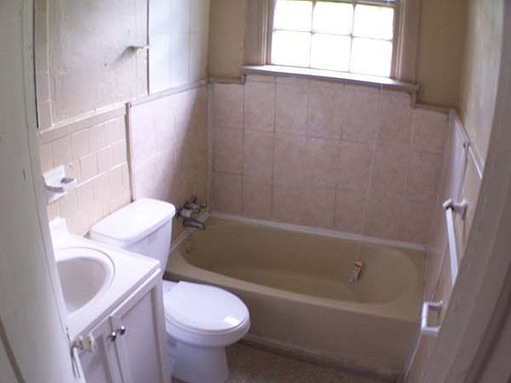 5th image of 2931 Thomas St