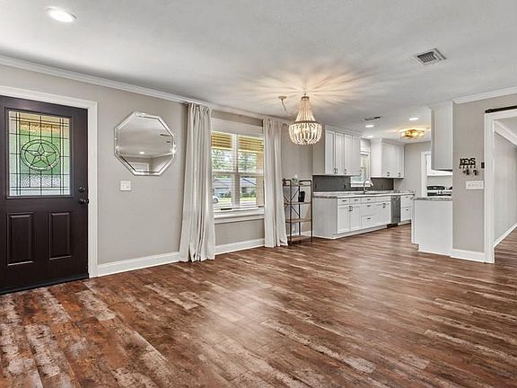 5th image of 11 Big Oak Ln