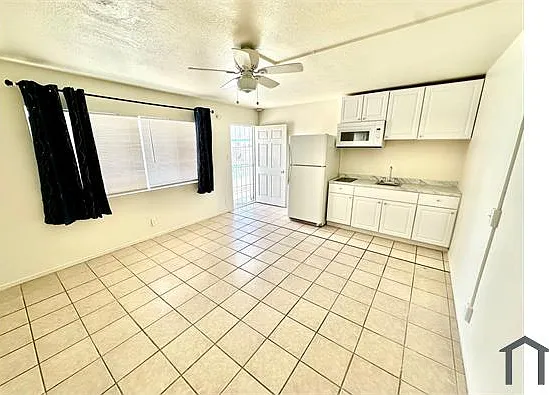 11330 Palm Dr — Photo 2