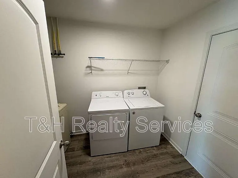 2751 Winding Creek Ln — Photo 18