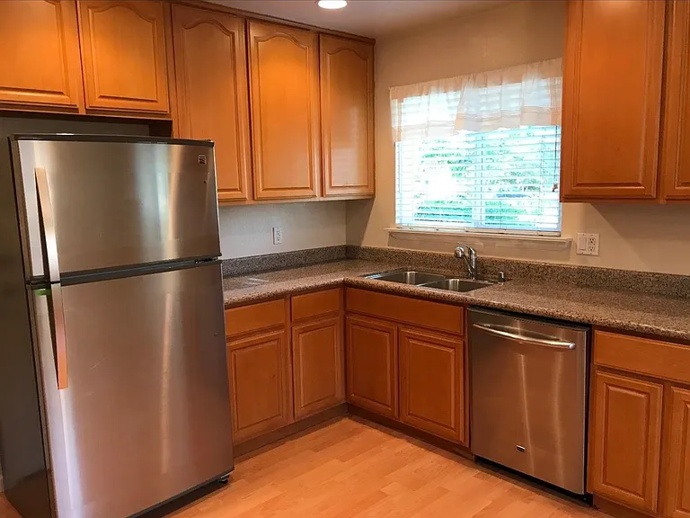 145 Potomac Dr — Photo 3