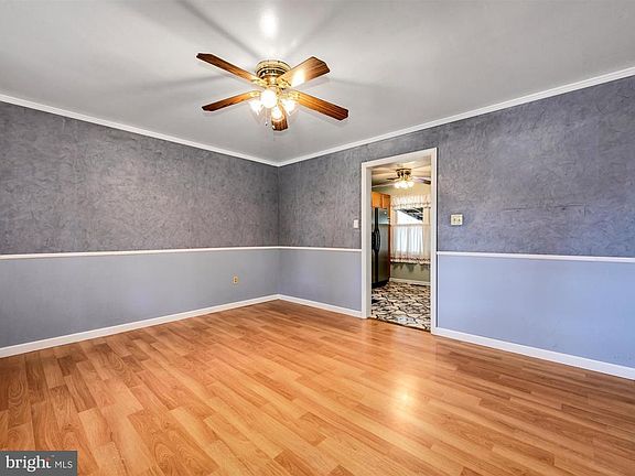 5th image of 664 Essex St