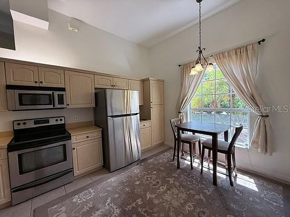 4th image of 3225 Hart Way