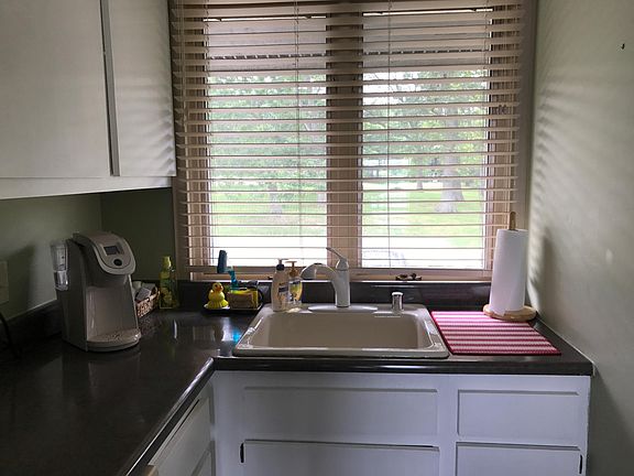 5th image of 25 Interlaken Dr #1