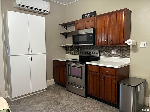 3rd image of 1028 Payson Ave