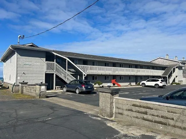 137 S Pacific St APT 4, Rockaway Beach, OR 97136