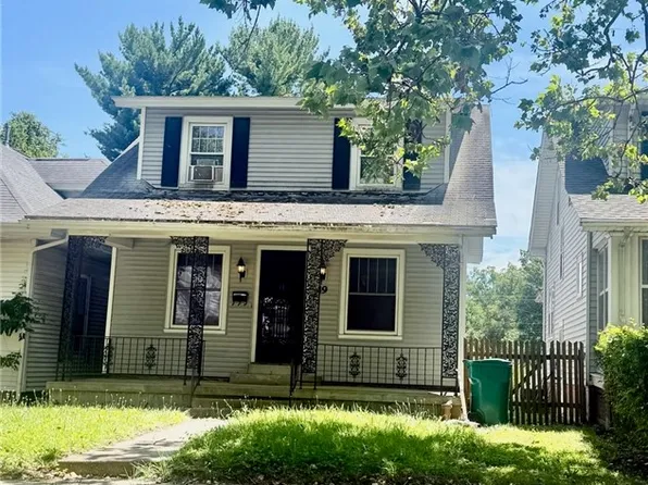49 Fairview Pl, Decatur, IL 62522