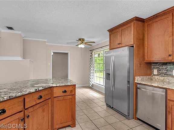 5th image of 5908 Theles Dr