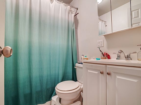 5th image of 851 W End Ave APT 5F