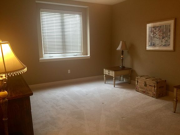 Lower level guest suite