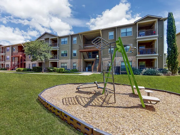 Brynwood Apartments — Photo 18